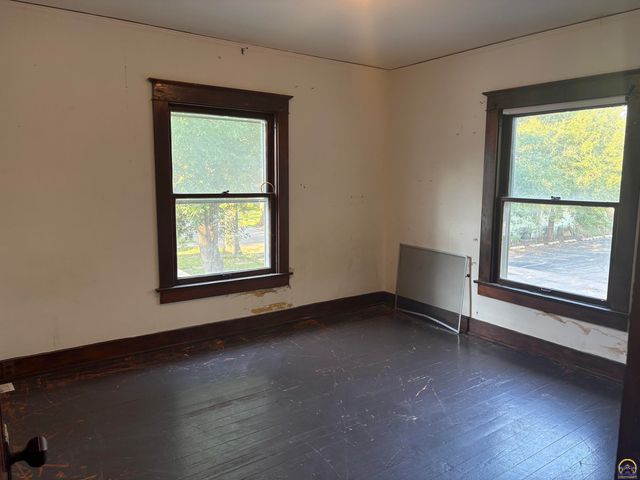 1252 SW Mulvane ST, Topeka, KS 66604