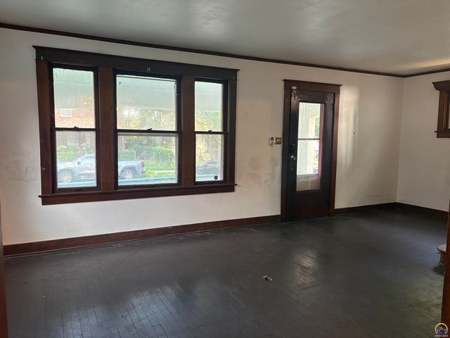 1252 SW Mulvane ST, Topeka, KS 66604