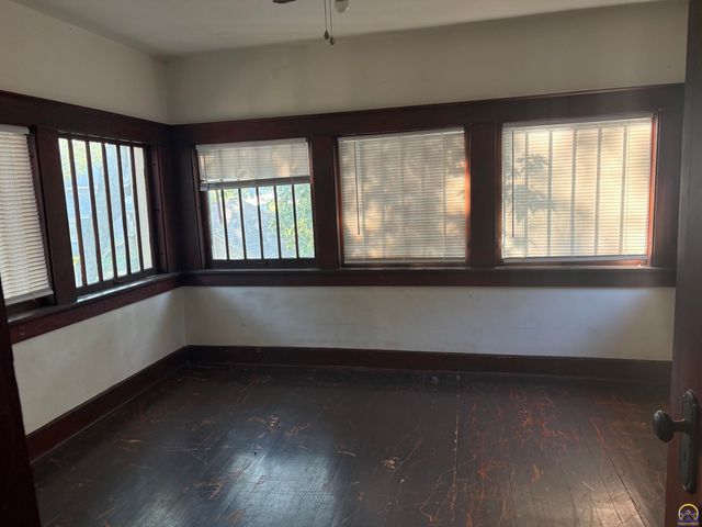 1252 SW Mulvane ST, Topeka, KS 66604
