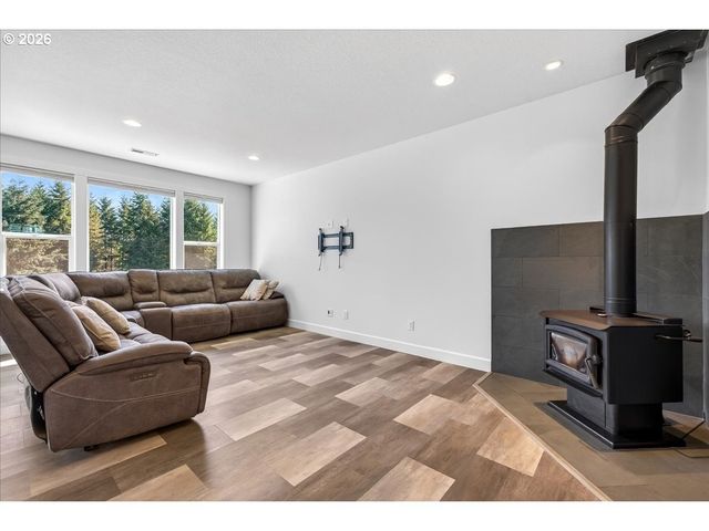 1023 SPIRIT LAKE Hwy, Castle Rock, WA 98611