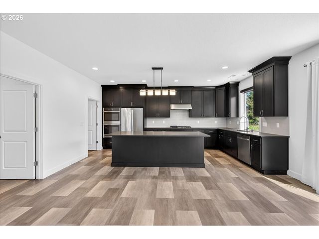 1023 SPIRIT LAKE Hwy, Castle Rock, WA 98611