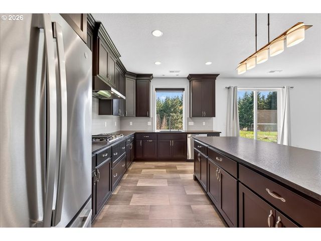 1023 SPIRIT LAKE Hwy, Castle Rock, WA 98611