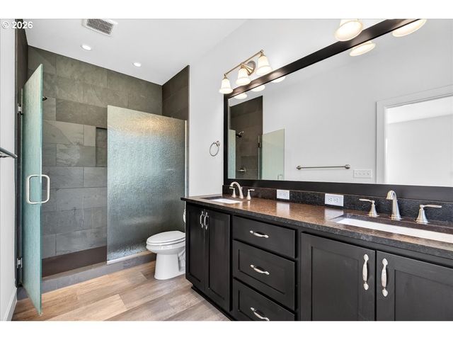 1023 SPIRIT LAKE Hwy, Castle Rock, WA 98611