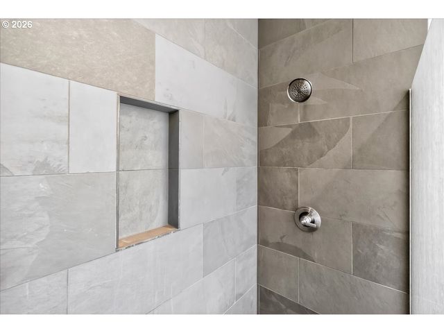 1023 SPIRIT LAKE Hwy, Castle Rock, WA 98611