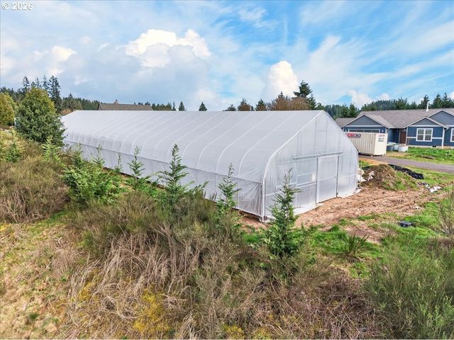 1023 SPIRIT LAKE Hwy, Castle Rock, WA 98611