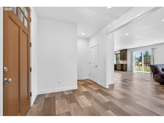 1023 SPIRIT LAKE Hwy, Castle Rock, WA 98611