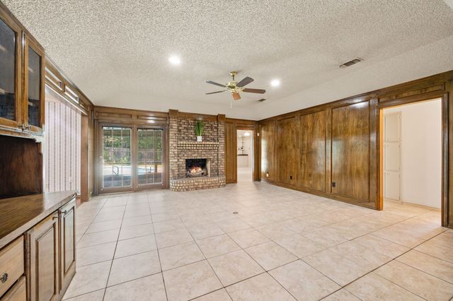 4321 Waycross Drive, Arlington, TX 76016
