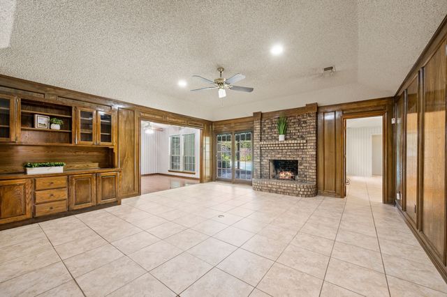 4321 Waycross Drive, Arlington, TX 76016