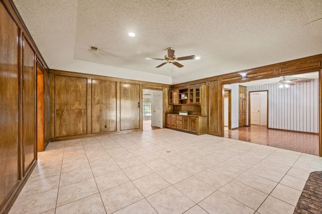 4321 Waycross Drive, Arlington, TX 76016