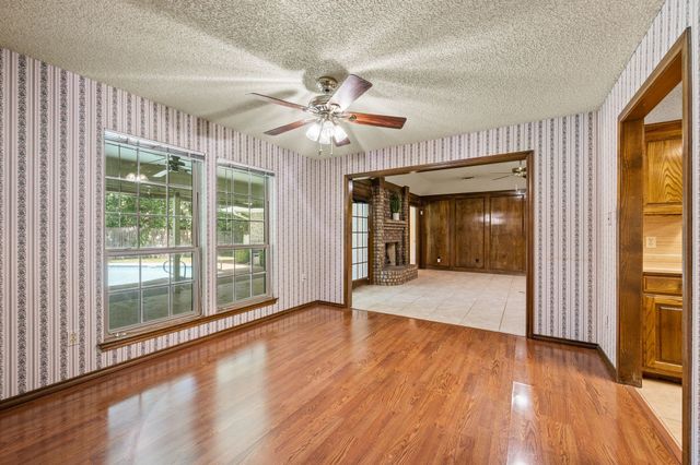4321 Waycross Drive, Arlington, TX 76016