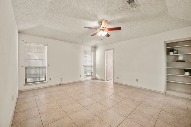 4321 Waycross Drive, Arlington, TX 76016