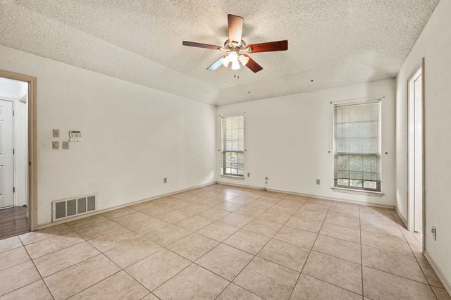 4321 Waycross Drive, Arlington, TX 76016