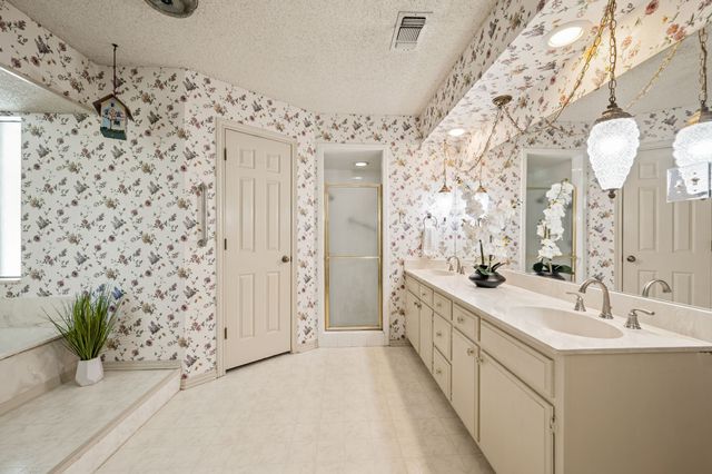 4321 Waycross Drive, Arlington, TX 76016