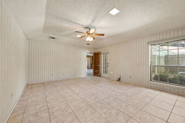 4321 Waycross Drive, Arlington, TX 76016