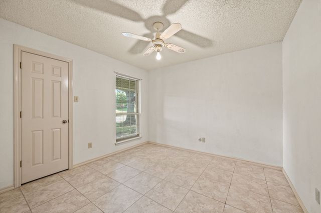 4321 Waycross Drive, Arlington, TX 76016