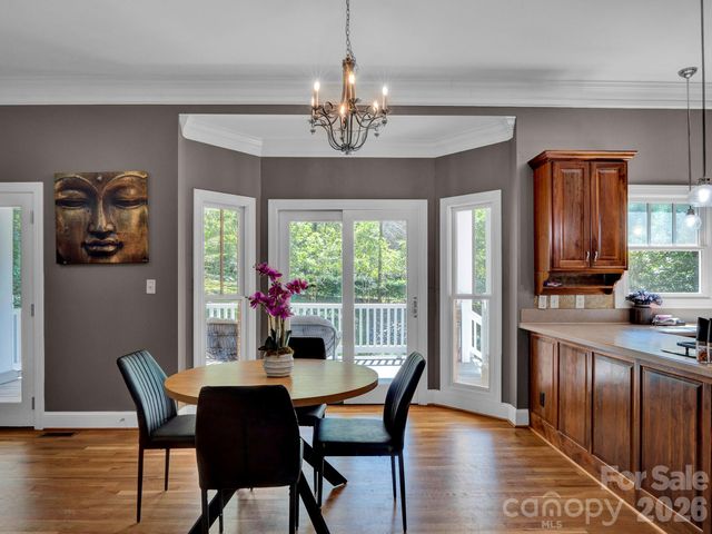 209 37th Avenue Place NW, Hickory, NC 28601