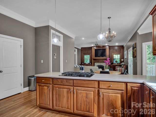 209 37th Avenue Place NW, Hickory, NC 28601