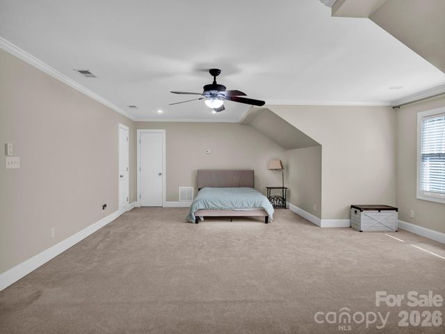 209 37th Avenue Place NW, Hickory, NC 28601