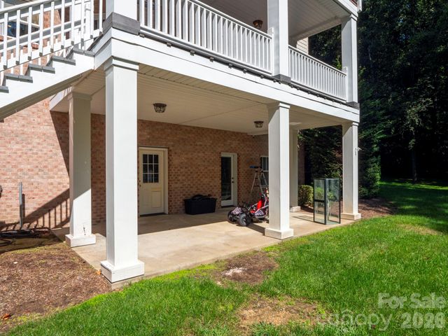 209 37th Avenue Place NW, Hickory, NC 28601