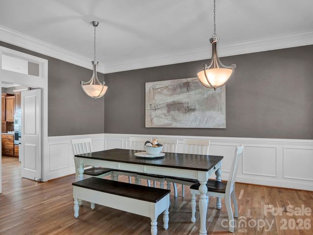 209 37th Avenue Place NW, Hickory, NC 28601