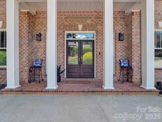 209 37th Avenue Place NW, Hickory, NC 28601