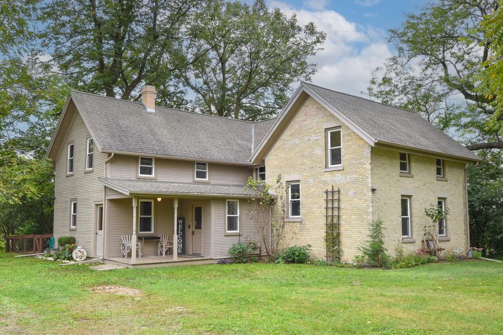 7297 Salisbury ROAD, West Bend, WI 53090