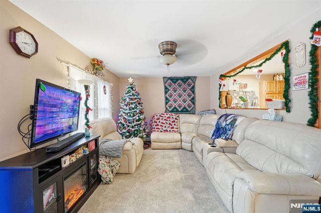 12 Quill Street, West Milford, NJ 07480