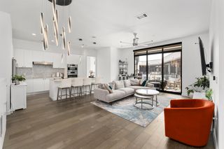 800 Embassy DR 609, Austin, TX 78702