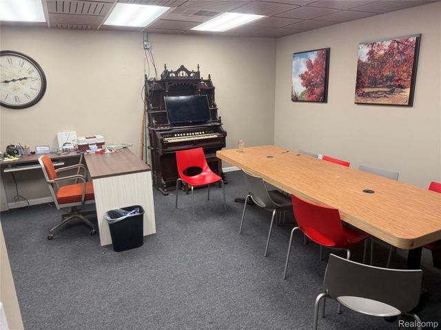 18430 Morang Drive, Detroit, MI 48205