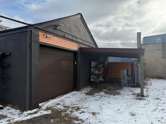 18430 Morang Drive, Detroit, MI 48205