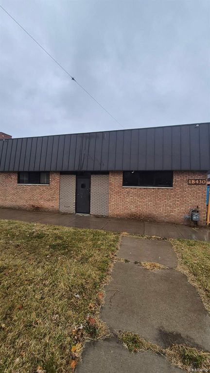 18430 Morang Drive, Detroit, MI 48205