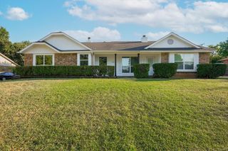 423 Augustine, Euless, TX 76039
