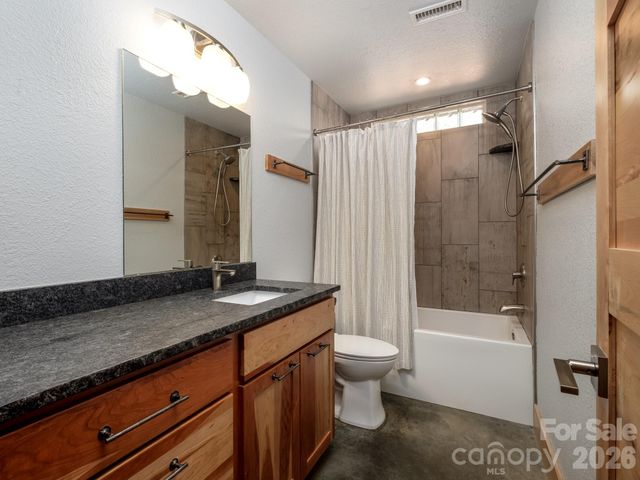 858 Mills Gap Road, Fletcher, NC 28732