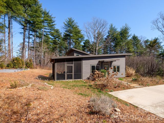 858 Mills Gap Road, Fletcher, NC 28732