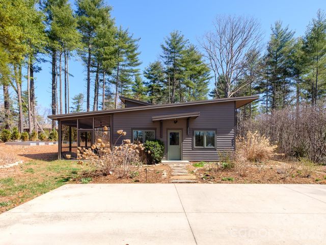 858 Mills Gap Road, Fletcher, NC 28732