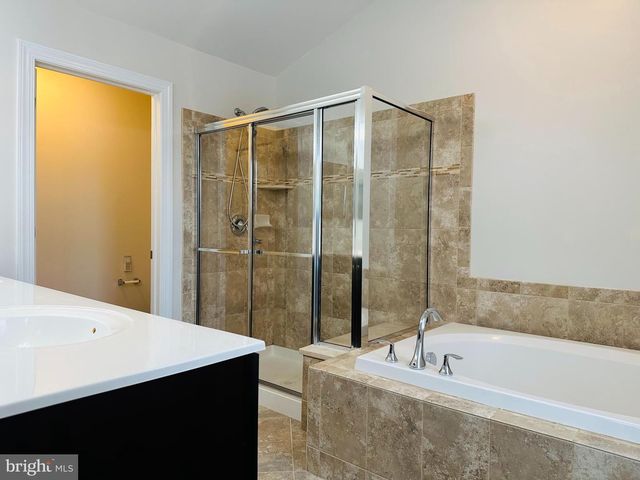 323 W BOULDER DR, Chalfont, PA 18914