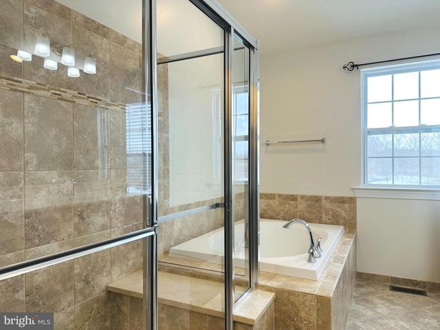 323 W BOULDER DR, Chalfont, PA 18914