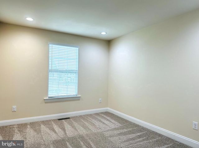 323 W BOULDER DR, Chalfont, PA 18914