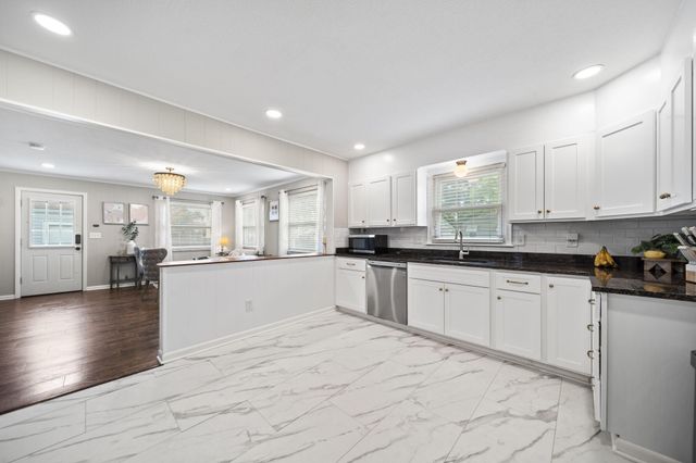 121 S Sylvan Avenue, Columbus, OH 43204
