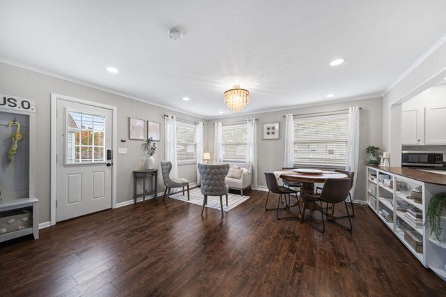 121 S Sylvan Avenue, Columbus, OH 43204