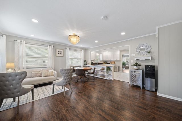 121 S Sylvan Avenue, Columbus, OH 43204