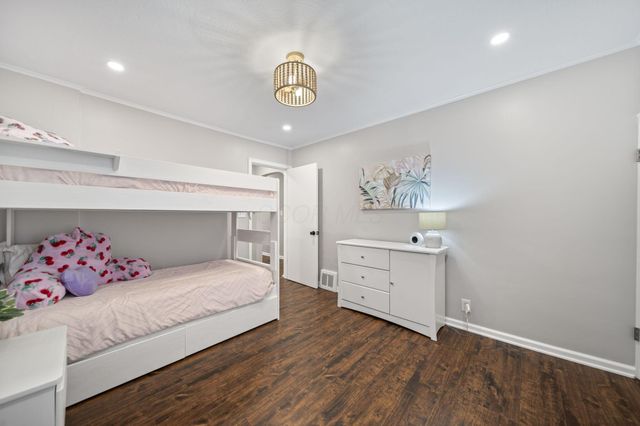 121 S Sylvan Avenue, Columbus, OH 43204