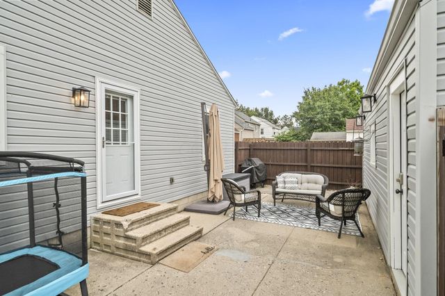 121 S Sylvan Avenue, Columbus, OH 43204
