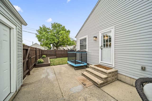 121 S Sylvan Avenue, Columbus, OH 43204