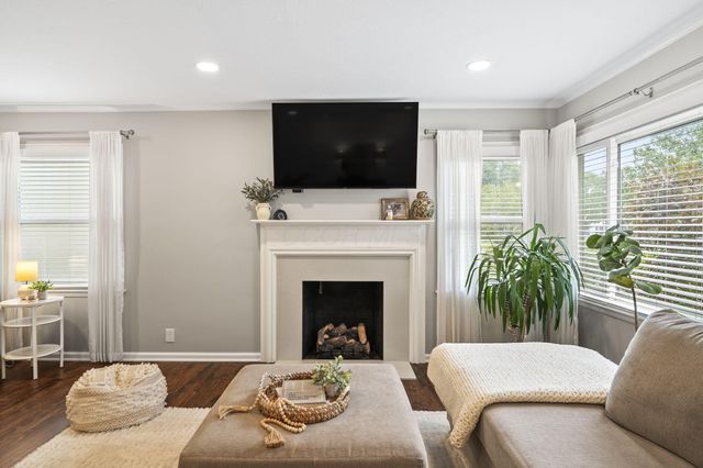 121 S Sylvan Avenue, Columbus, OH 43204