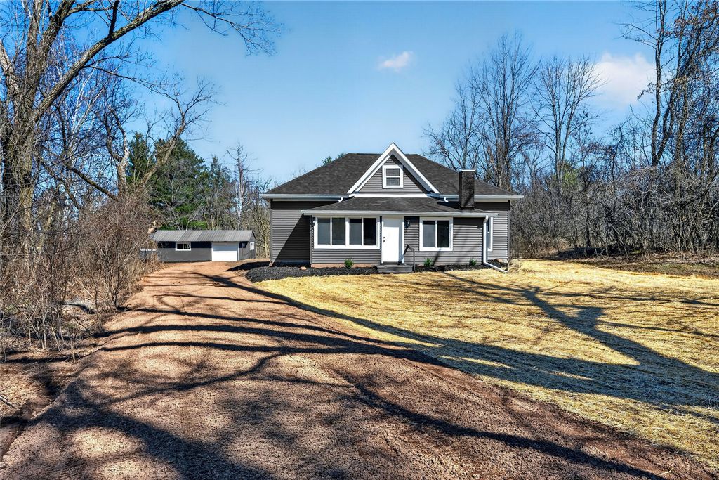 Image 4 of property listing at N3328 New Knapp Road, Shell Lake, WI 54871