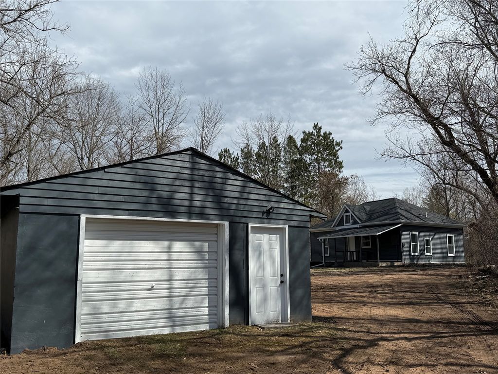 Image 9 of property listing at N3328 New Knapp Road, Shell Lake, WI 54871