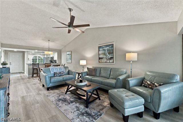 269 Deerwood CIR 14, Naples, FL 34113