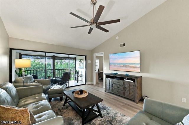 269 Deerwood CIR 14, Naples, FL 34113