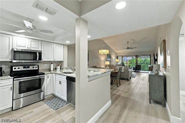269 Deerwood CIR 14, Naples, FL 34113